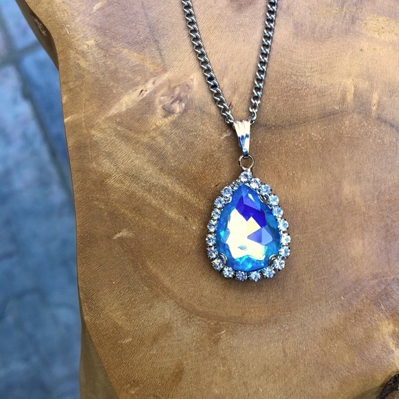 Light Sapphire AB Crystal Halo Necklace - Picture 5 of 12